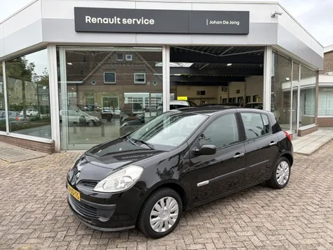 RENAULT CLIO 1.4 16V E4 Dynamique